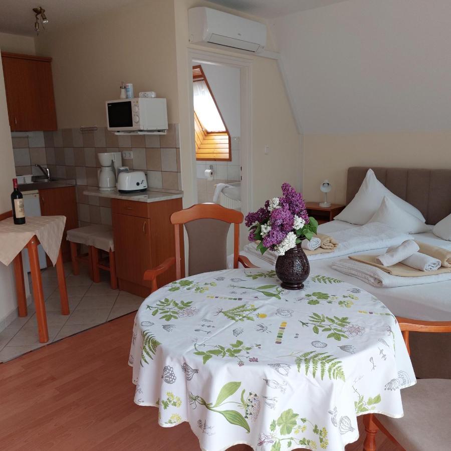Erika Apartmanhazak Hévíz Exterior foto