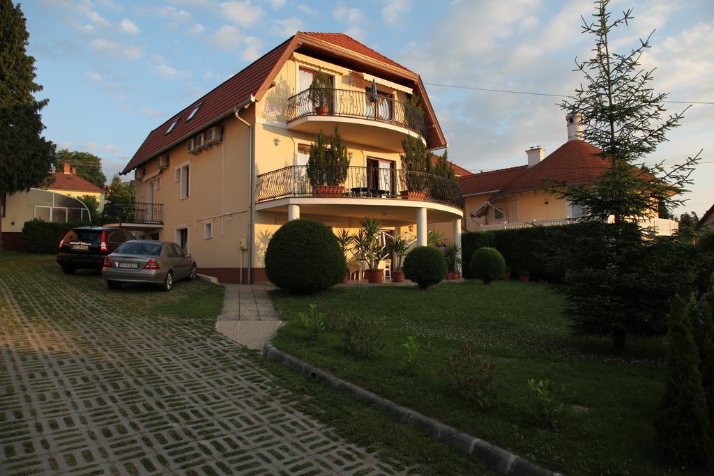 Erika Apartmanhazak Hévíz Zimmer foto