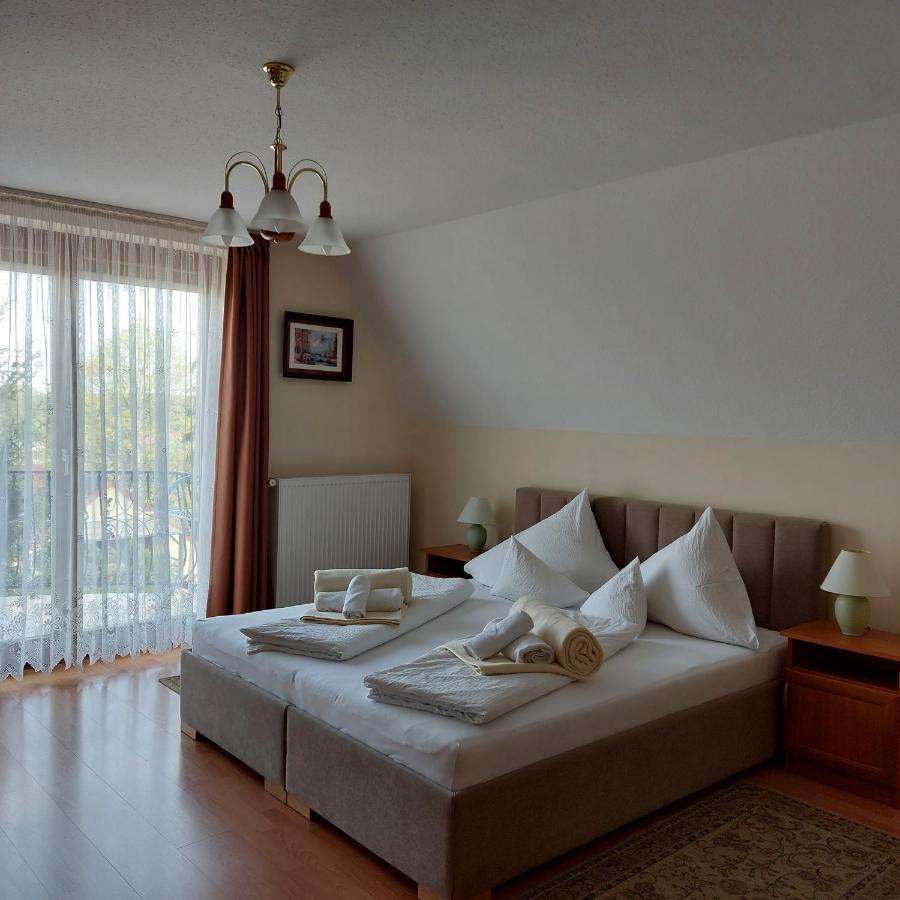 Erika Apartmanhazak Hévíz Exterior foto