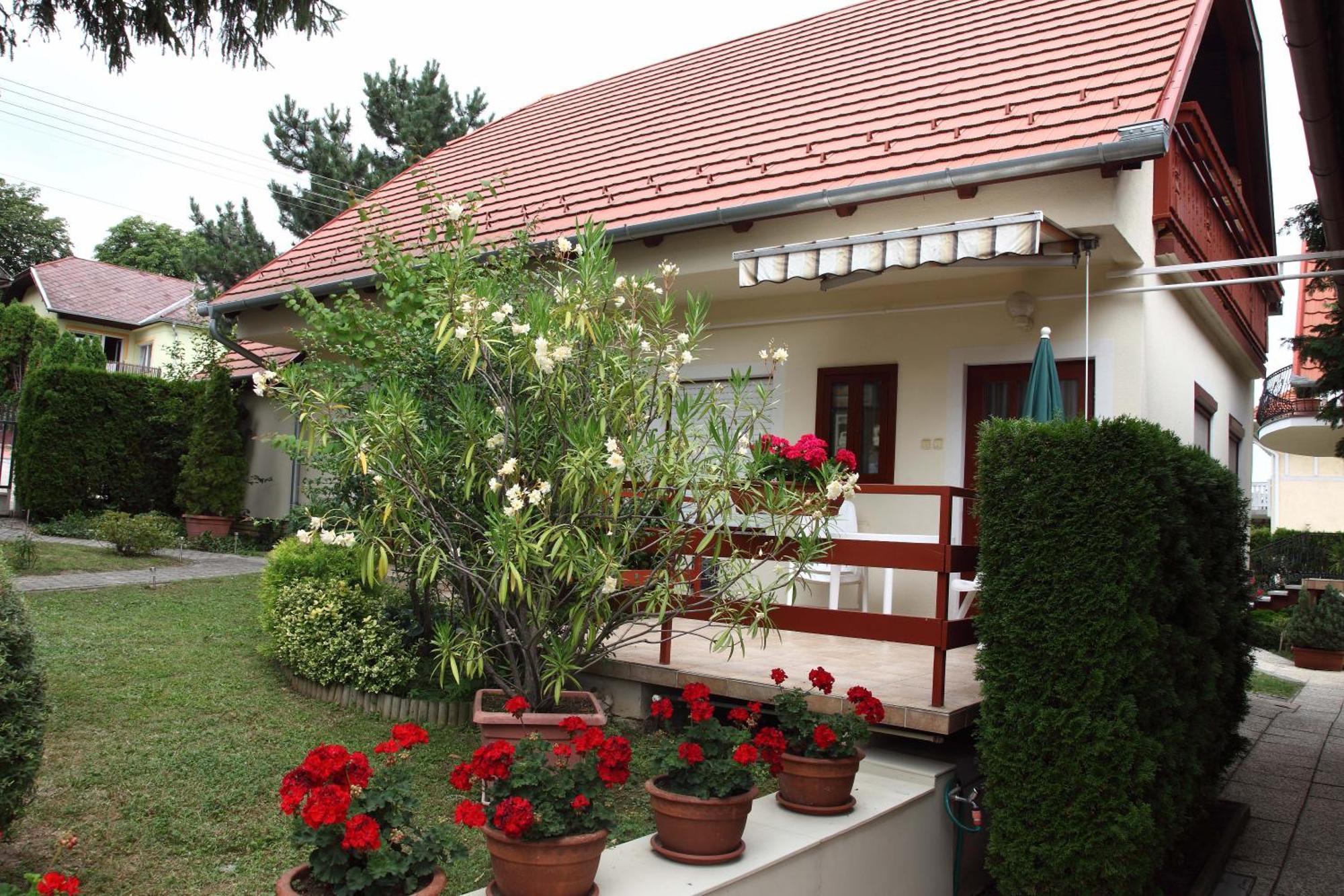 Erika Apartmanhazak Hévíz Exterior foto