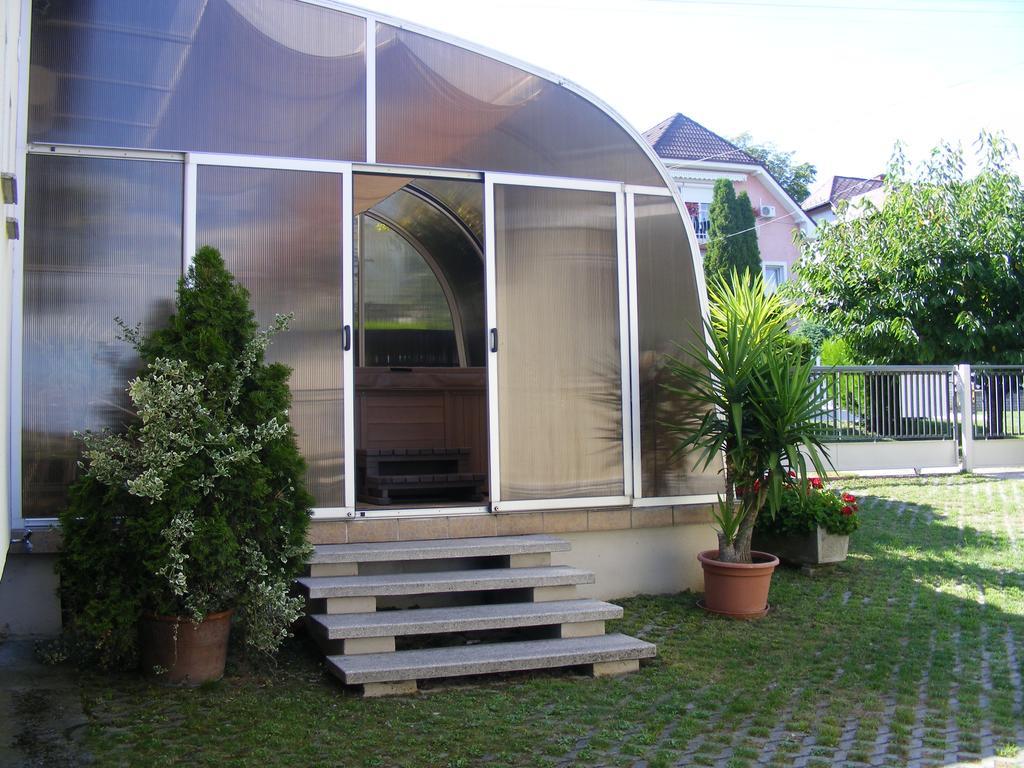 Erika Apartmanhazak Hévíz Exterior foto