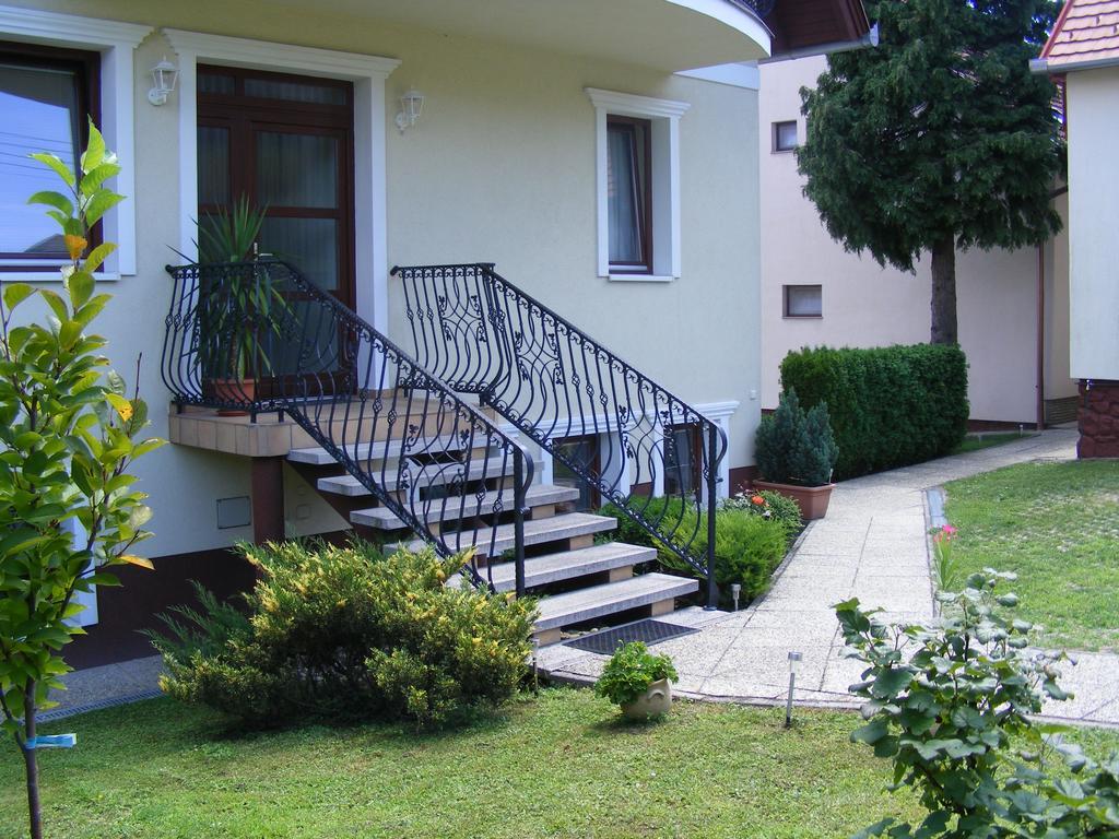 Erika Apartmanhazak Hévíz Exterior foto