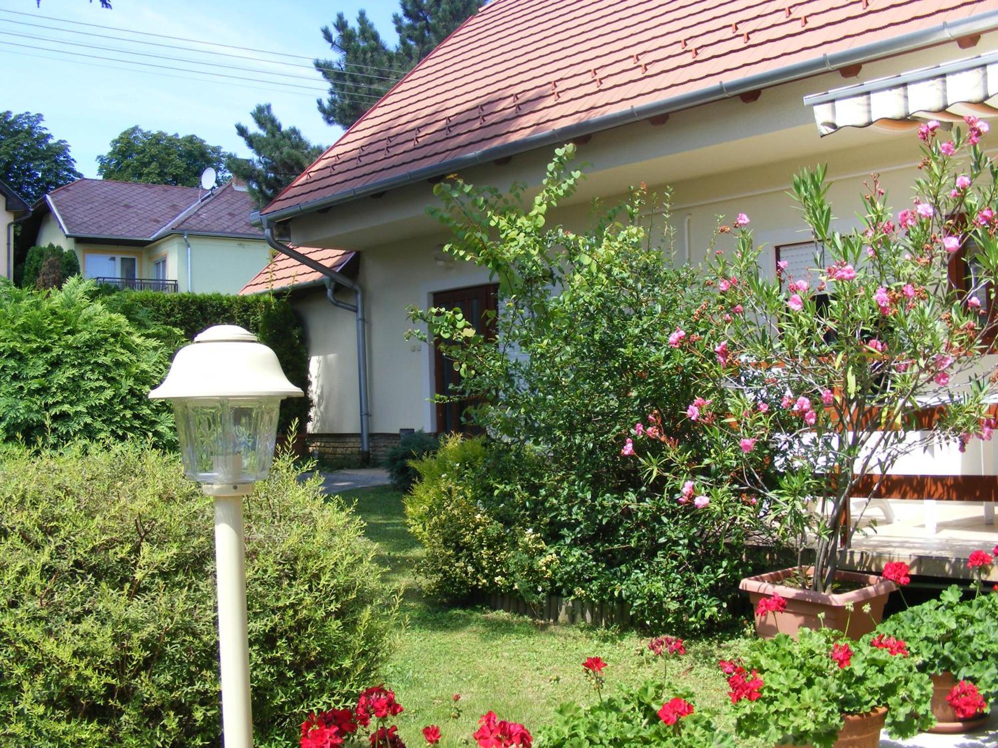Erika Apartmanhazak Hévíz Exterior foto